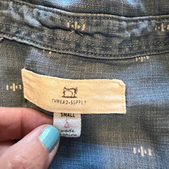 Thread & Supply Chambray Button Down Dress Size Small - Picture 8 of 8
